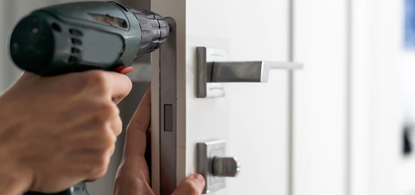 Locksmith For Lock Replacement Near Me in Bellflower, CA